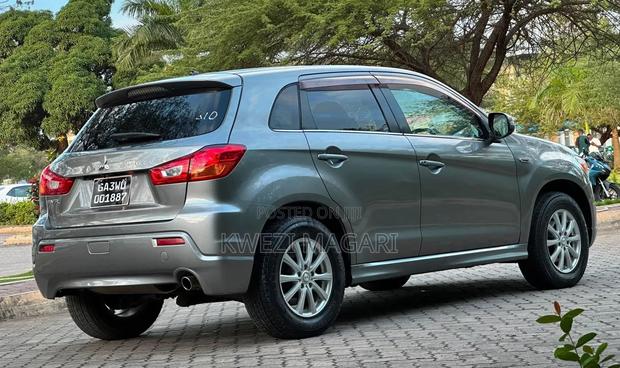 Mitsubishi RVR 2.0 2011 Gray
