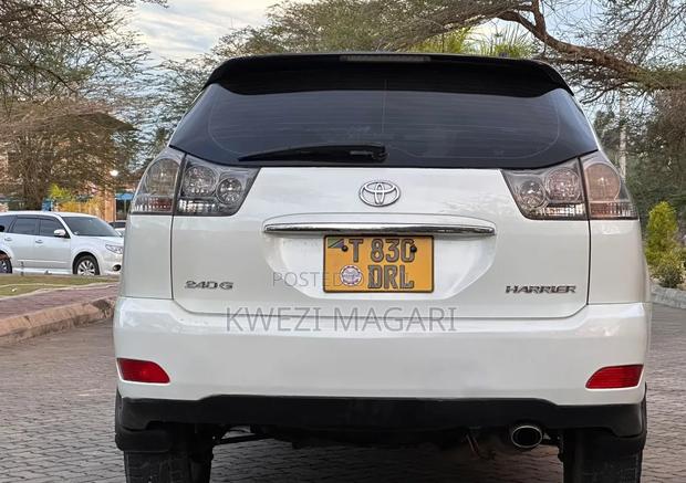 Toyota Harrier 2006 White