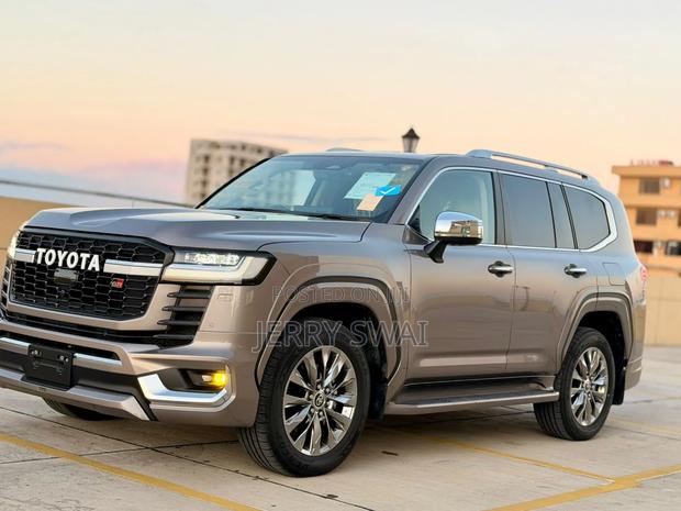 Toyota Land Cruiser 2025 Brown