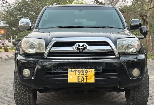 Toyota Hilux Surf 2005 Black