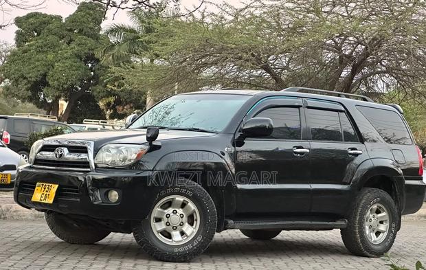 Toyota Hilux Surf 2005 Black