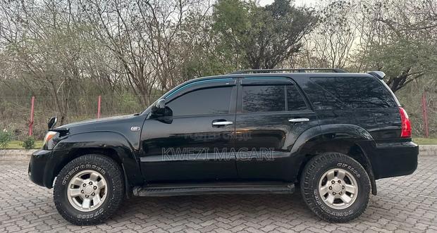 Toyota Hilux Surf 2005 Black
