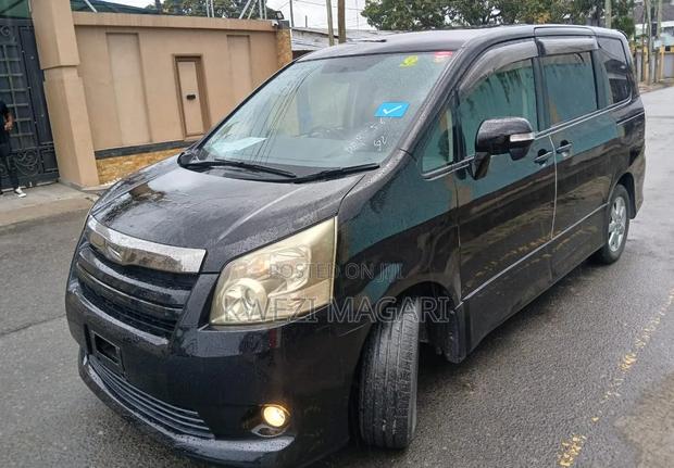 Toyota Noah 2008 Black