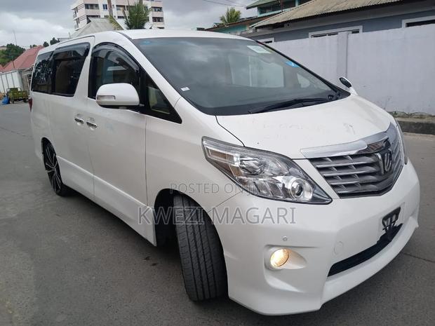 Toyota Alphard 2010 White