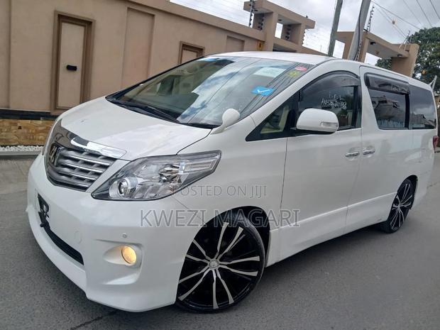 Toyota Alphard 2010 White