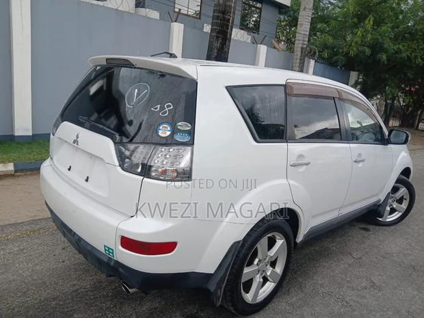 Mitsubishi Outlander 2008 White