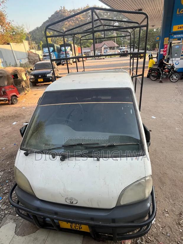 Toyota TownAce 2011 White
