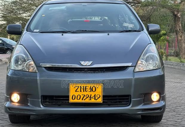 Toyota Wish 2004 Gray