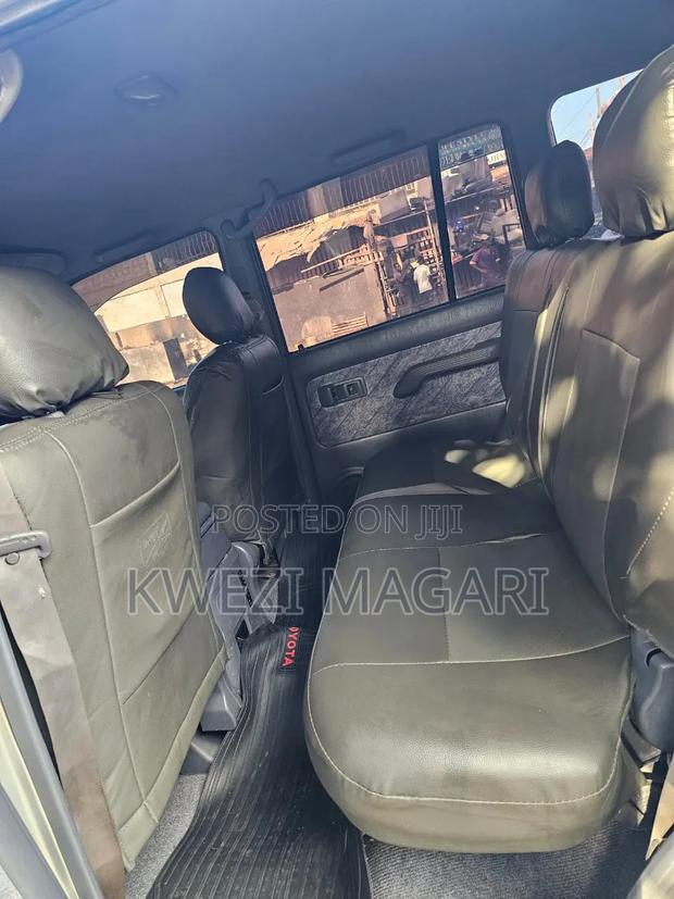 Toyota Land Cruiser Prado 2001 Silver