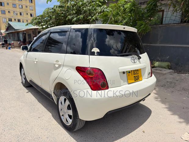 Toyota IST 2004 White