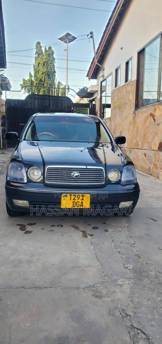 Toyota Progress 2005 Black