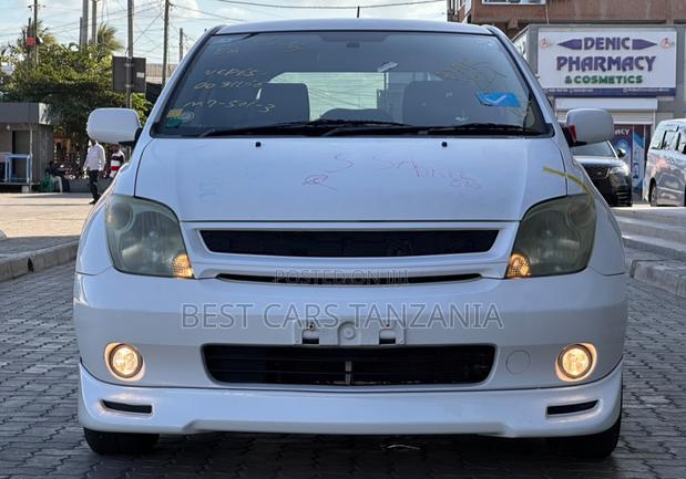 Toyota IST 2006 White