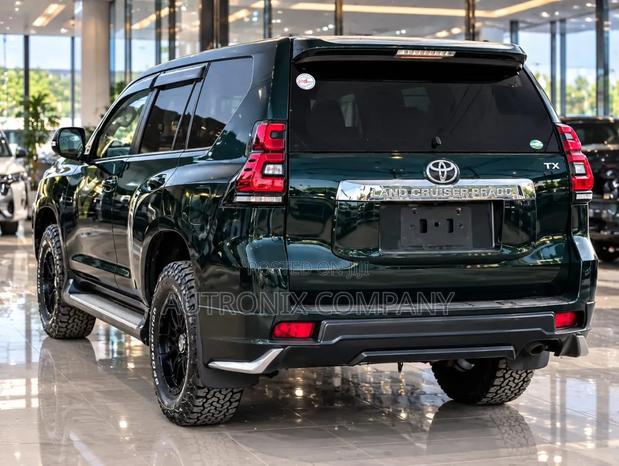 Toyota Land Cruiser 2017 Green