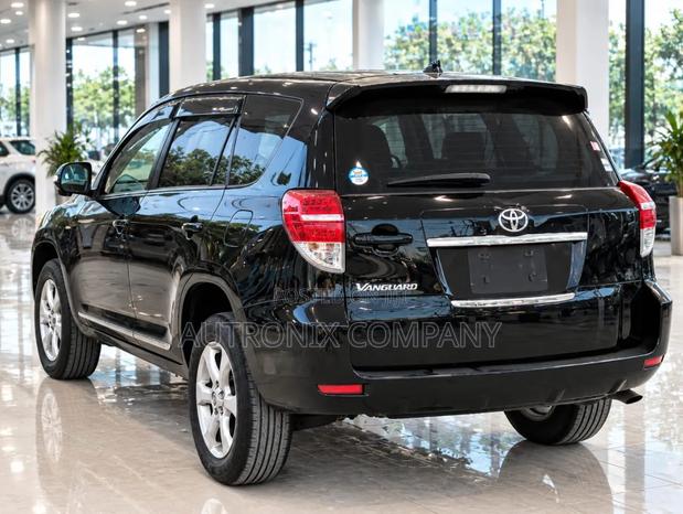 Toyota Vanguard 2011