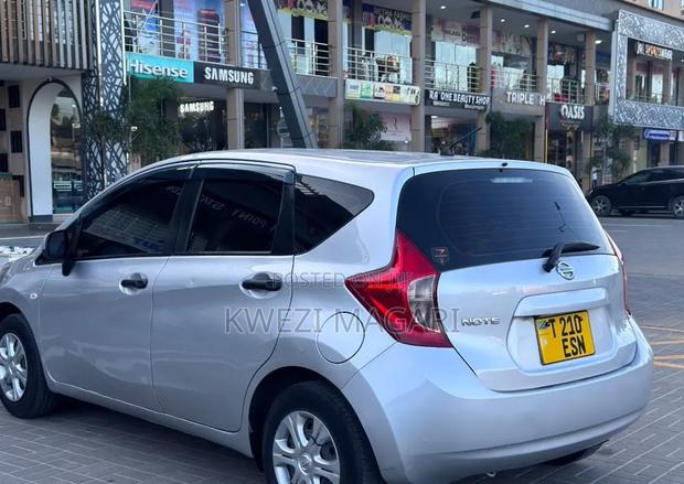 Nissan Note 2014 Silver