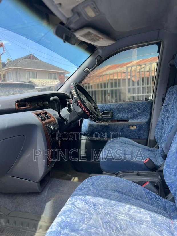 Toyota Noah 2001 White