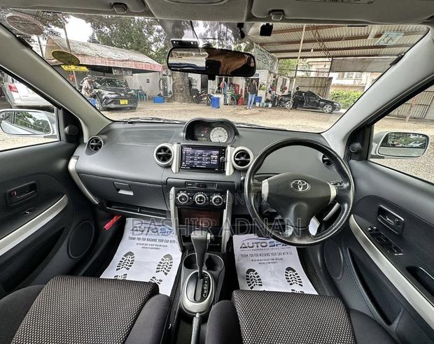 Toyota IST 2003 Silver