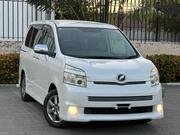 Toyota Voxy 2009 White for sale