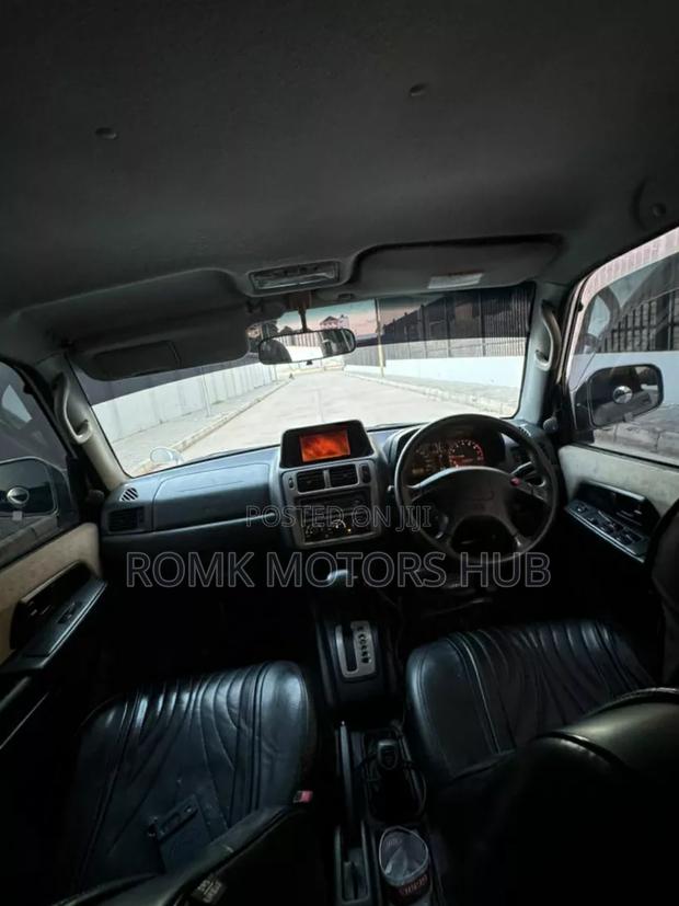 Mitsubishi Pajero 2001 Silver
