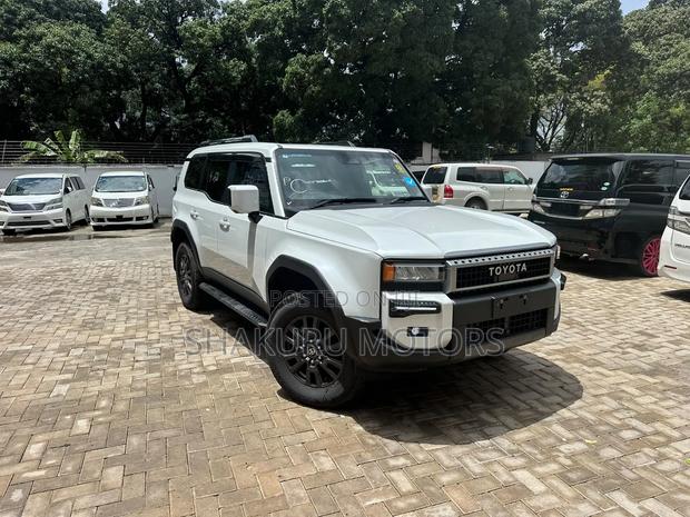 Toyota Land Cruiser Prado 2025 White