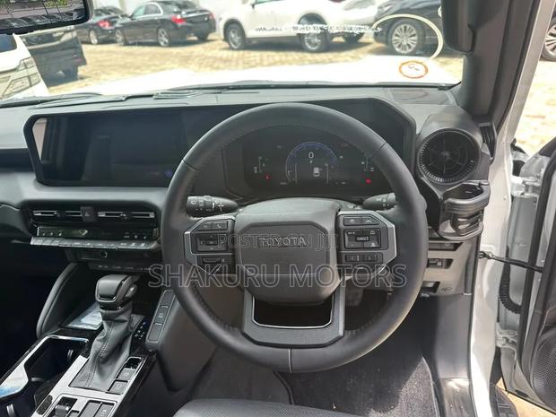 Toyota Land Cruiser Prado 2025 White
