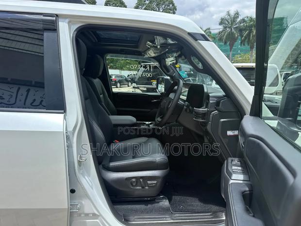 Toyota Land Cruiser Prado 2025 White
