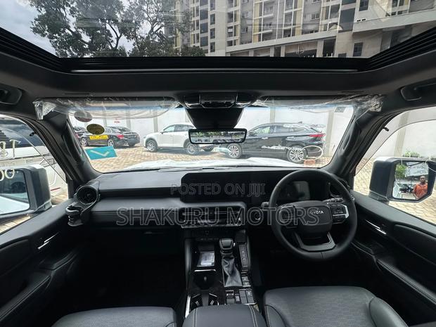Toyota Land Cruiser Prado 2025 White