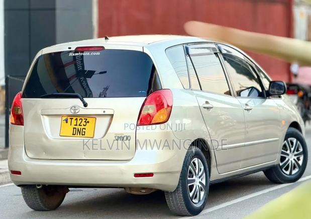 Toyota Corolla Spacio 2005 Gold
