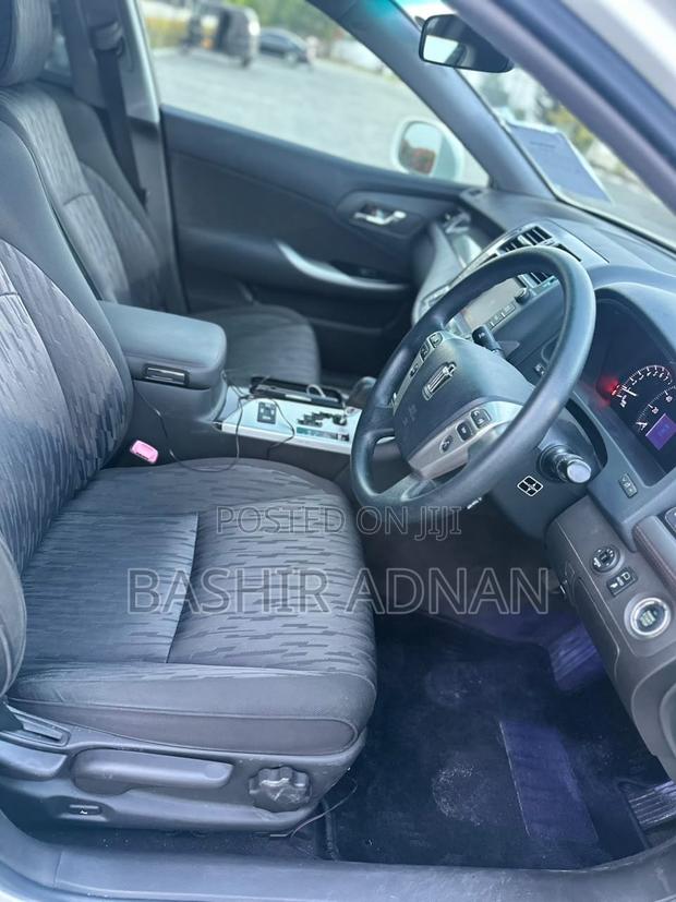 Toyota Crown 2012 White