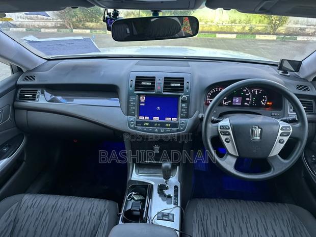Toyota Crown 2012 White