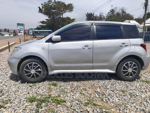 Toyota IST 2003 Silver