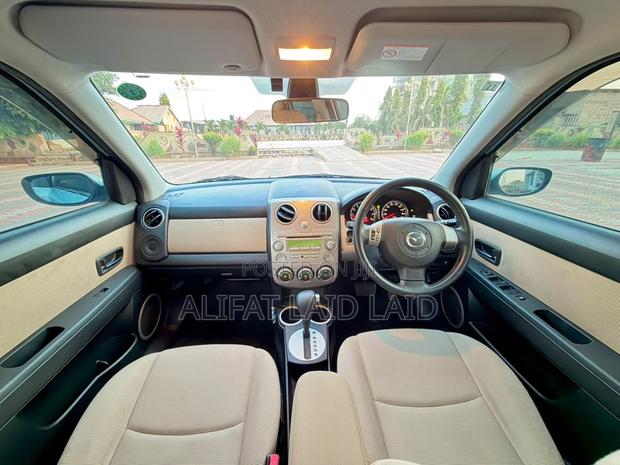Mazda Verisa 2010 Blue