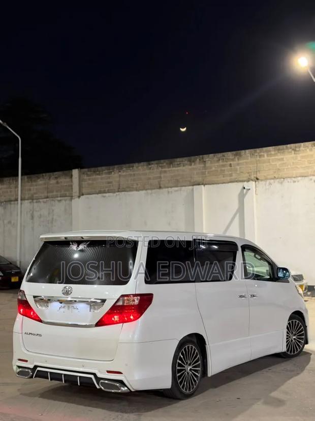 Toyota Alphard 2010 White
