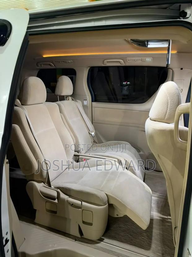 Toyota Alphard 2010 White