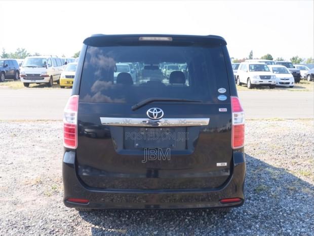 Toyota Noah 2009 Black