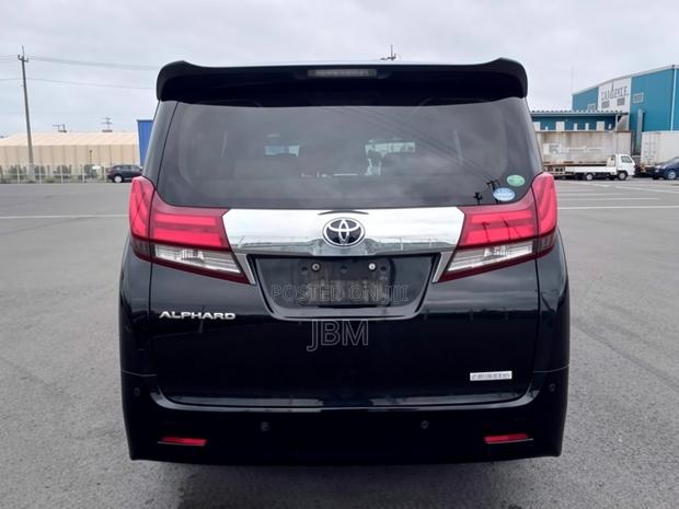 Toyota Alphard 2016 Black