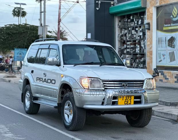 Toyota Land Cruiser Prado 2003 White