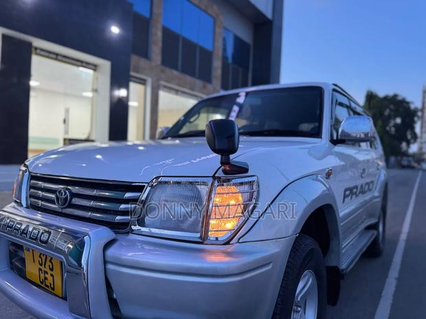 Toyota Land Cruiser Prado 2003 White