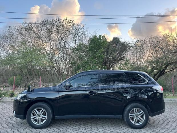 Mitsubishi Outlander 2.0 PHEV AWD 2013 Black