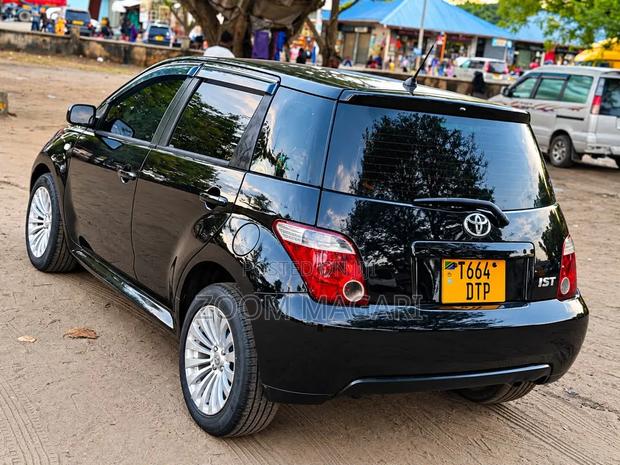 Toyota IST 2004 Black