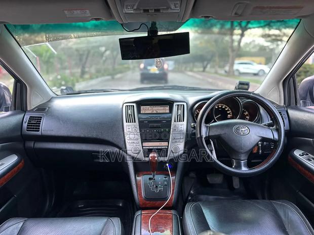 Toyota Harrier 2005 Gray