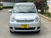 Toyota Sienta 2004 Silver for sale