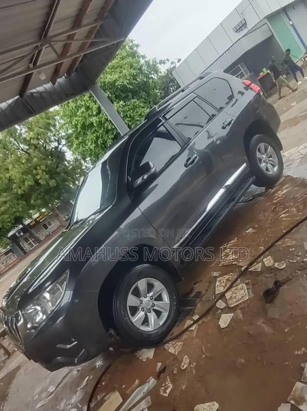 Toyota Land Cruiser Prado 2017 Gray
