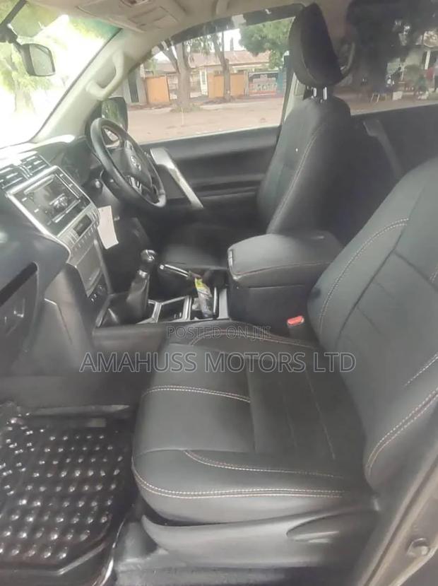 Toyota Land Cruiser Prado 2017 Gray