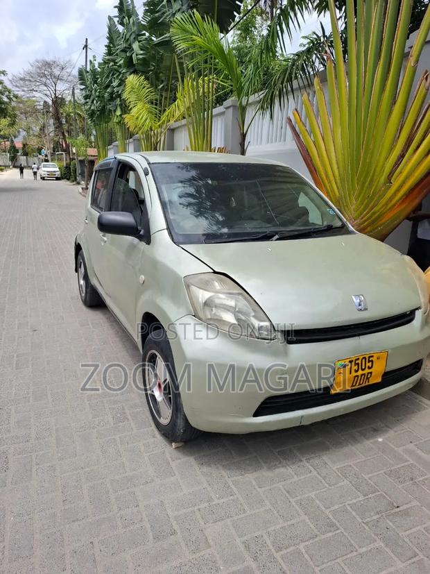 Toyota Passo 2004 Beige