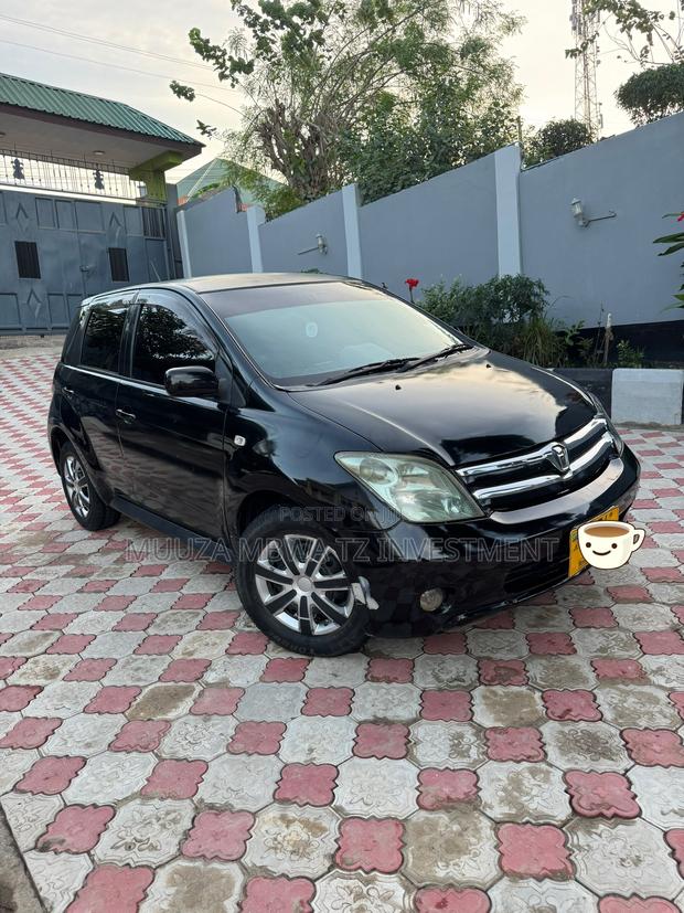 Toyota IST 2005 Black