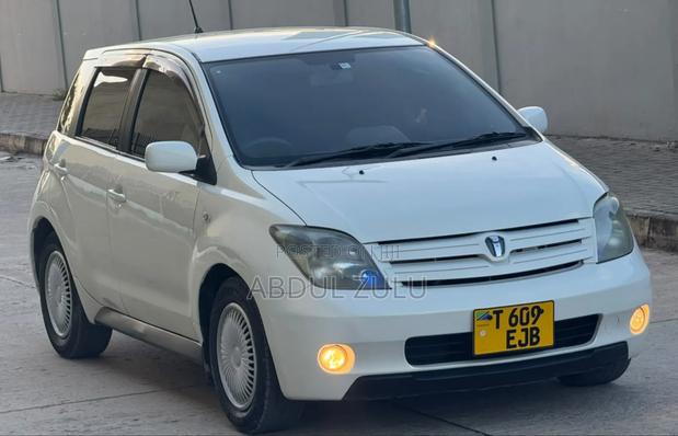 Toyota IST 2005 White