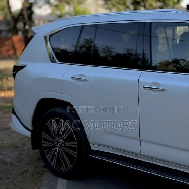 Lexus LX 600 2023 White