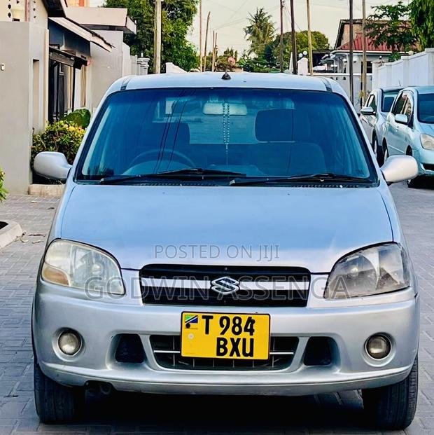 Suzuki Swift 2000 Silver