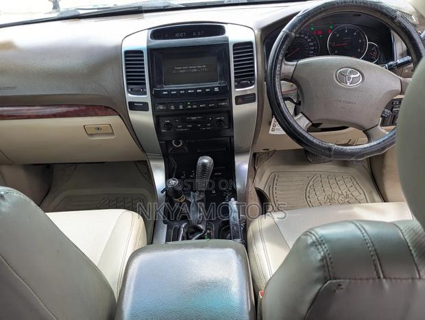 Toyota Land Cruiser Prado 2007 Black